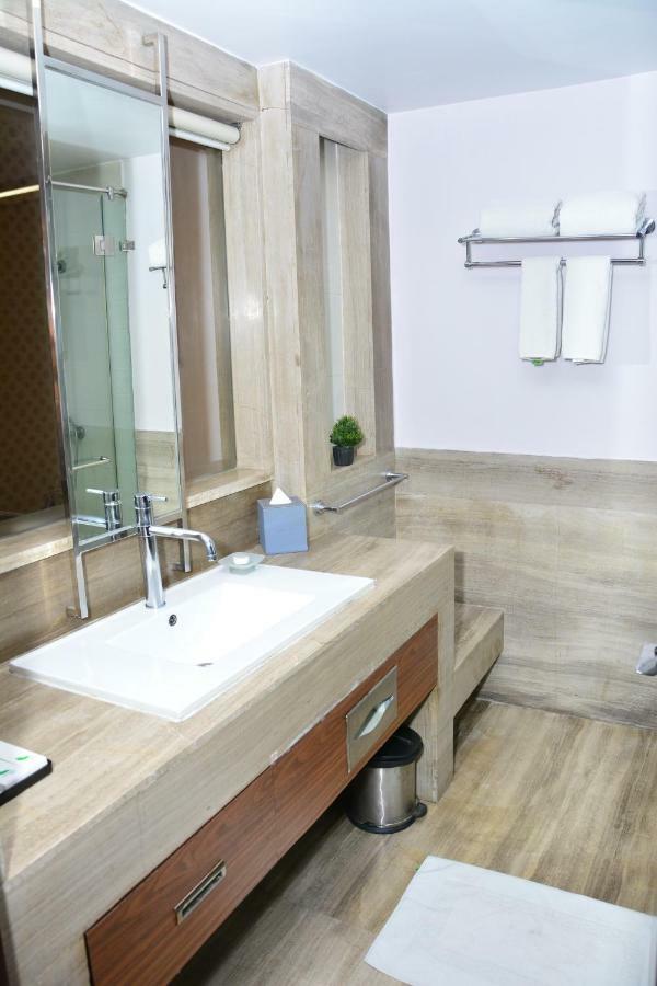 Quality Inn Gurgaon Extérieur photo